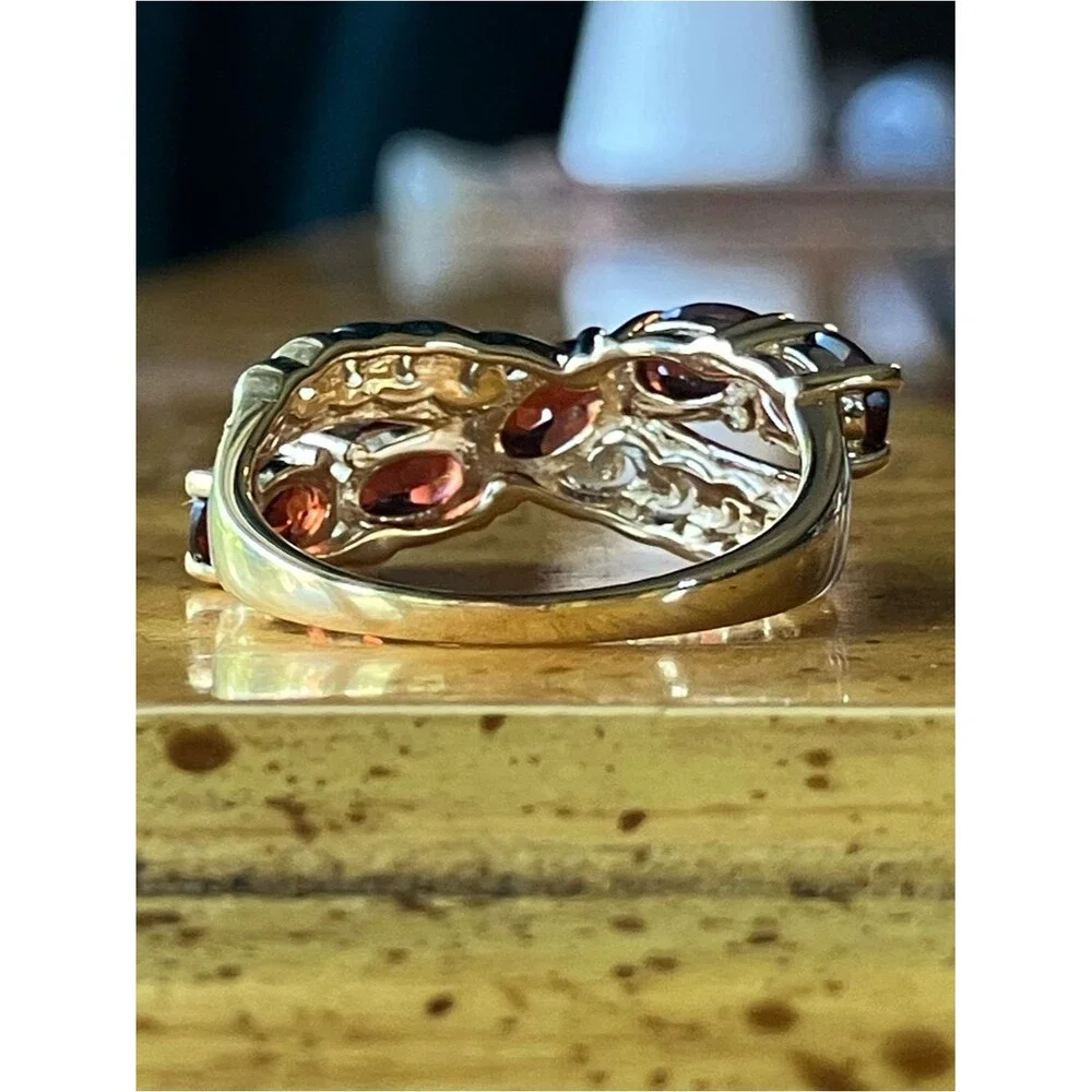 Unbranded garnet measuring